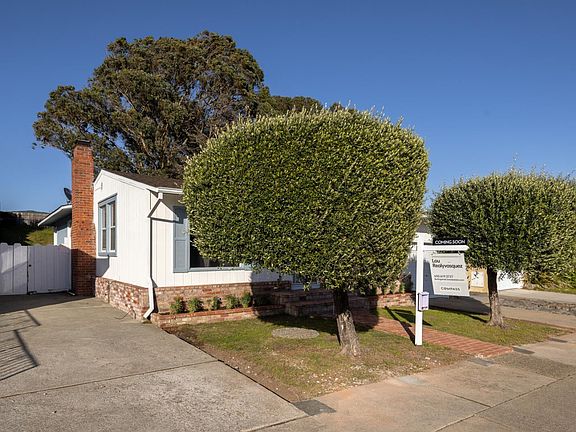 3rd image of 224 Indio Dr