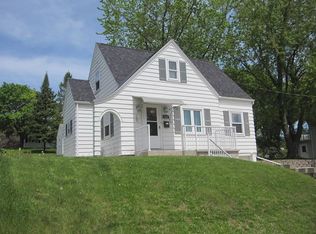 224 Leavens Ave, Sheboygan Falls, WI 53085