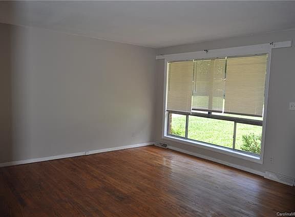 5th image of 612 Blendwood Dr