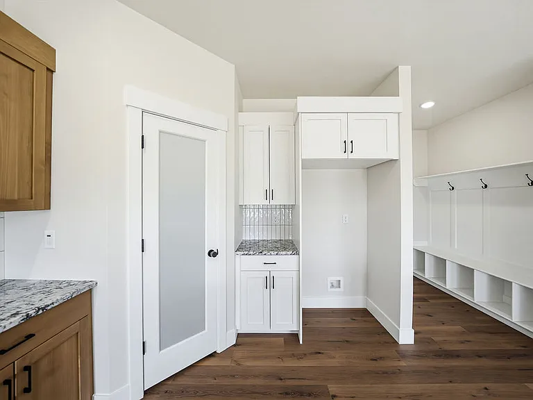 475 E River Ln — Photo 11