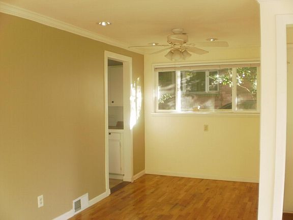 Dinning room to kitchen