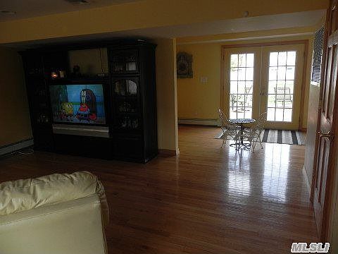 5th image of 20 Cloverdale Dr