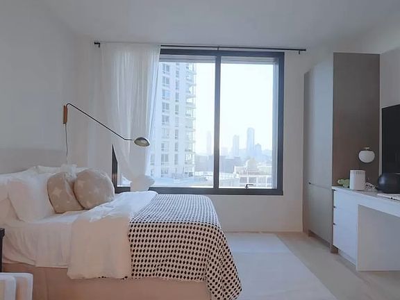 5th image of 45-30 Pearson St #9E