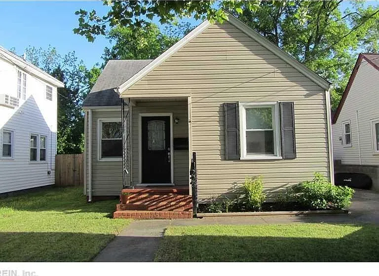 225 Beechwood Ave — Photo 1