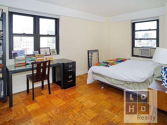 5th image of 208 Broadway APT J1002