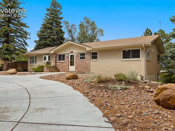 2nd image of 1302 Parkview Blvd