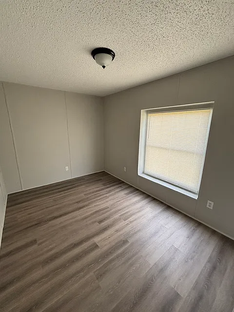 3 bed, $800 — Photo 2