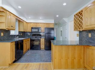 44 Harrington St, Bergenfield, NJ 07621