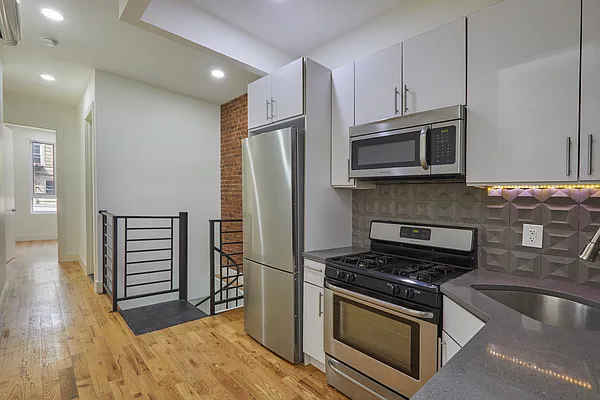 Rented by Compass | media 36