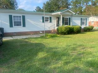343 E Wine St, Mullins, SC 29574