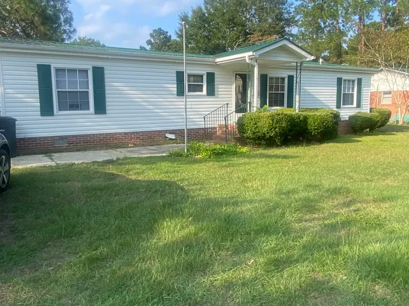 343 E Wine St, Mullins, SC 29574
