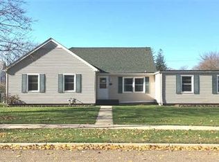 323 S Locust Ave, New Hampton, IA 50659