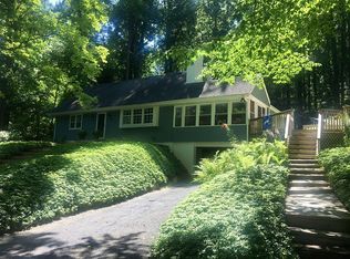 5186 Spring Dr, Center Valley, PA 18034