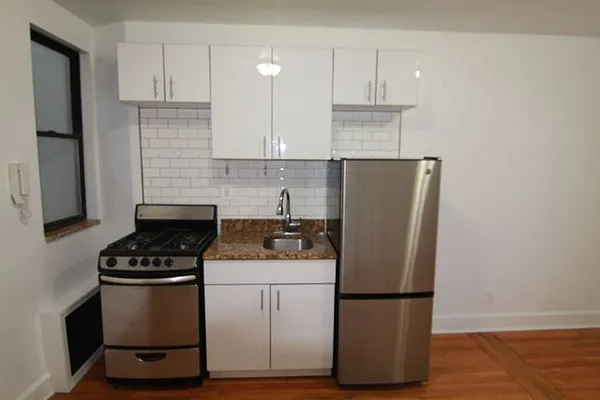 Rented by Green Home NY Realty LLC | media 12