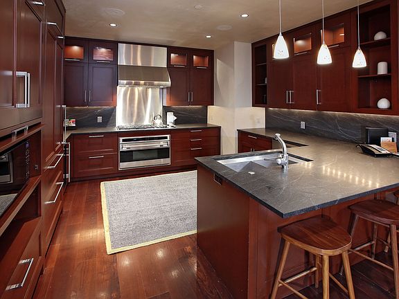 4th image of 141 E Meadow Dr #6C