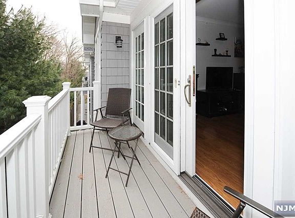 2nd image of 201-205 Franklin Ave #201F
