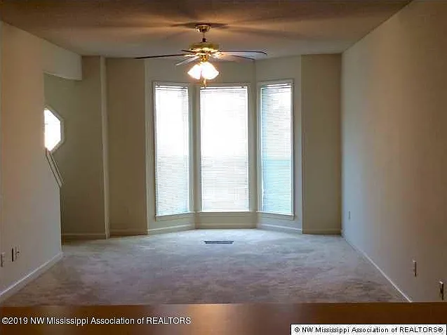 2 bed, 2.5 bath, 1150 sqft, $1,200 — Photo 3