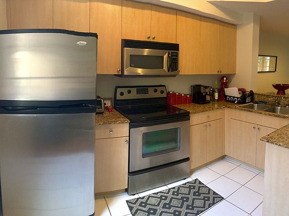 2nd image of 2841 NE 185th St APT 512
