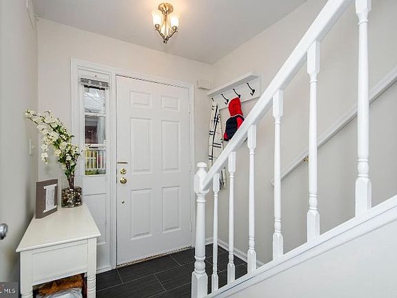 4th image of 2919 S Woodstock St #3