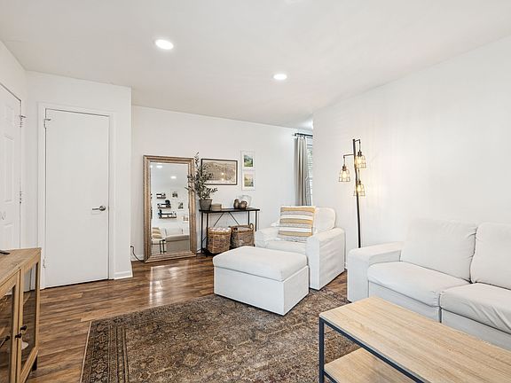 4th image of 110 Bellevue Rd APT 12