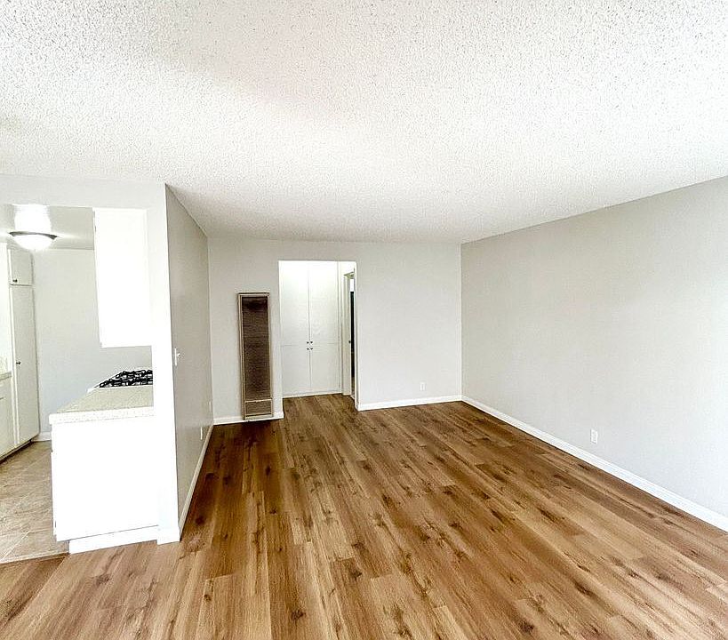 1st image of 1135 W I St #16