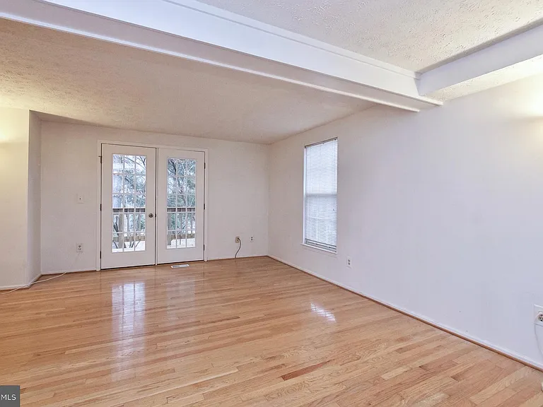 1915 Belmont Ridge Ct — Photo 14