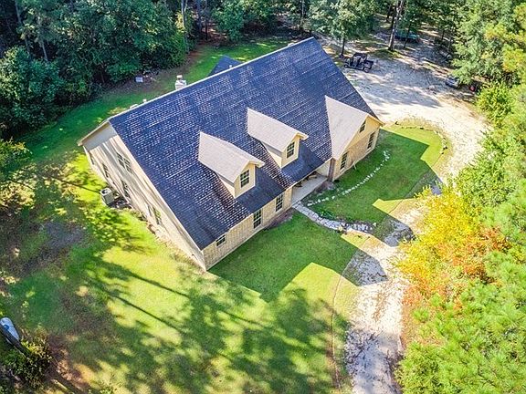 5th image of 699 Bourrous Dr