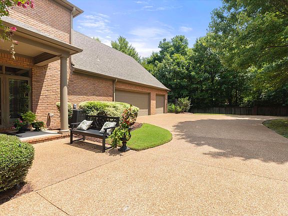 3rd image of 3608 Golf Walk Cir E