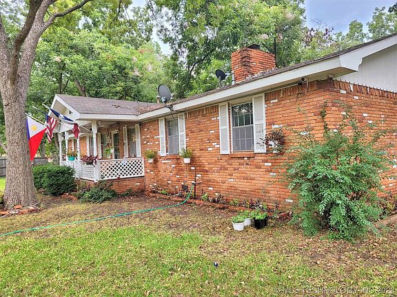 2nd image of 102 Park Dr