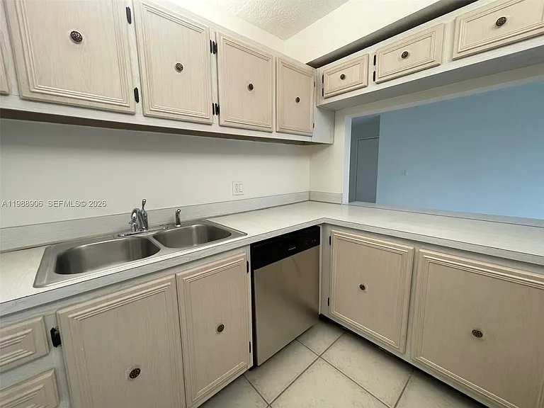 9441 Live Oak Pl #209 — Photo 12