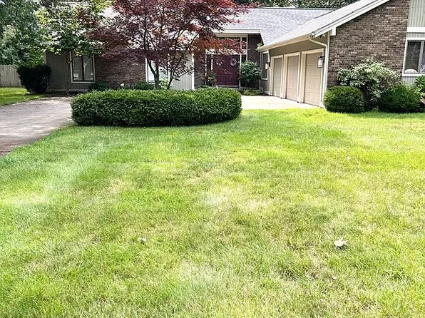 401 W Circle Dr, Muskegon, MI 49445