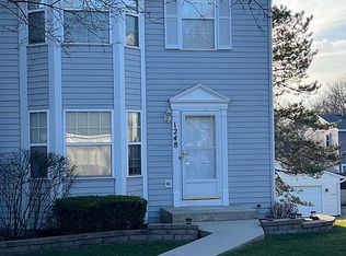 1248 Alexandria Ct, Geneva, IL 60134