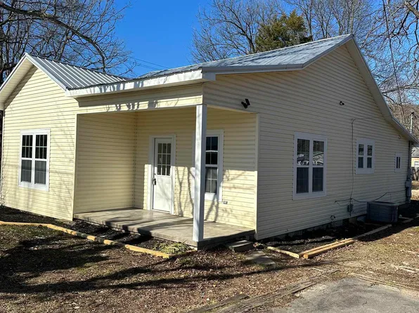 524 Thomas St, Scottsboro, AL 35768