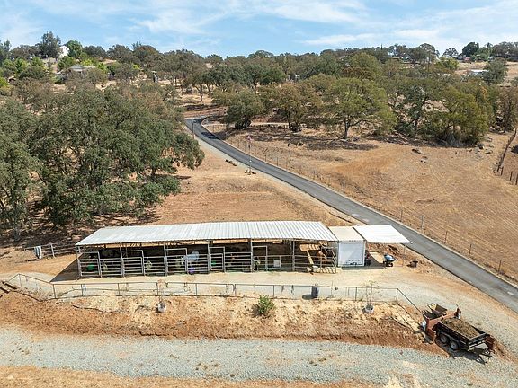 3rd image of 4098 Paolini Rd