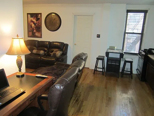 Sold by Starealty Estate LLC | media 3