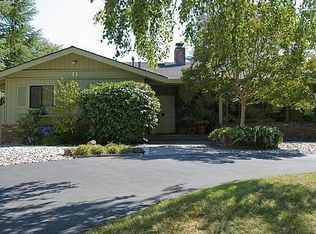 11 Highland Ct, Orinda, CA 94563