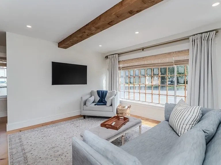 14 Sugarloaf St — Photo 15