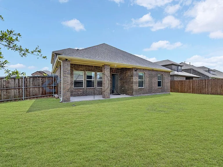 13400 Manuel Dr — Photo 32