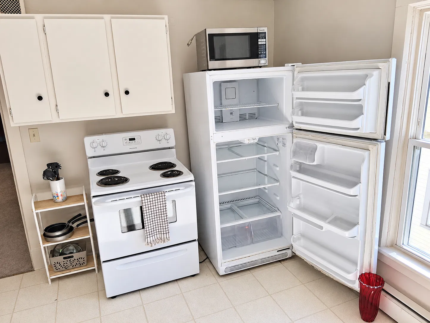 3 bed, 1100 sqft, $2,000 — Photo 3