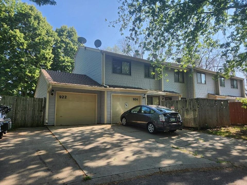 1st image of 922 Breezewood Cir