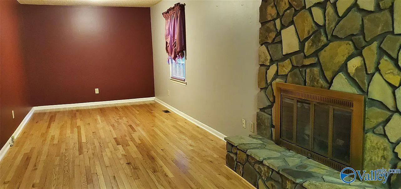 4 bed, 3.0 bath, 2142 sqft, $1,795 — Photo 3