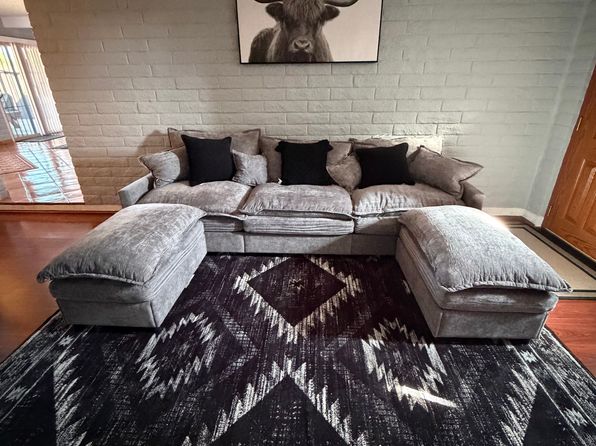 1711 E Camino Carreta