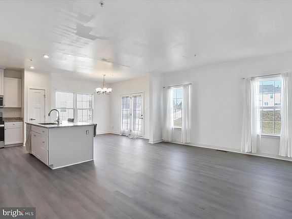 4th image of 18208 Brownstone Pl