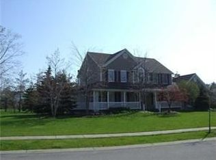 153 Sunburst Cir, East Amherst, NY 14051