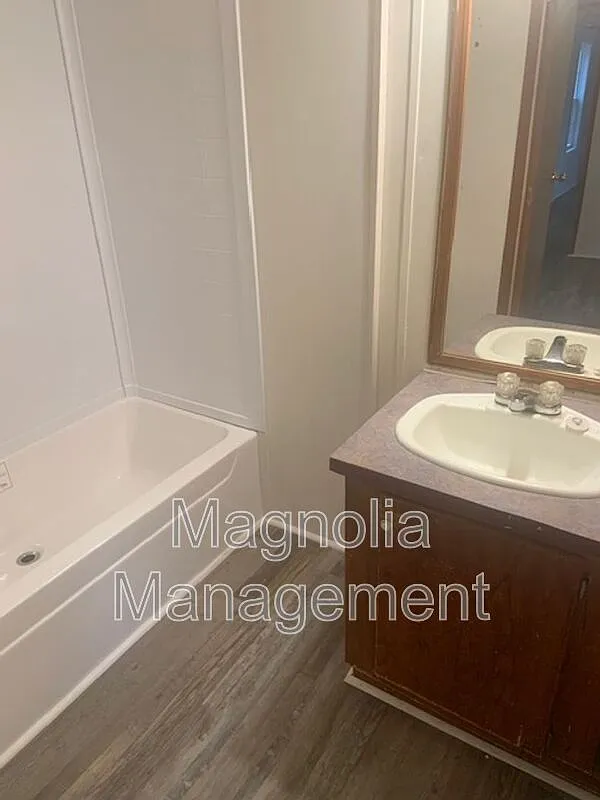 3 bed, 2.0 bath, $1,085 — Photo 4