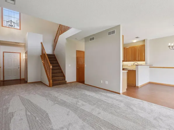 1383 Yorkshire Ln, Shakopee, MN 55379