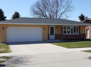 2412 W Mark Dr, Sheboygan, WI 53083