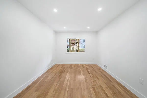 Rented by HH Property Management Services LLC | media 6