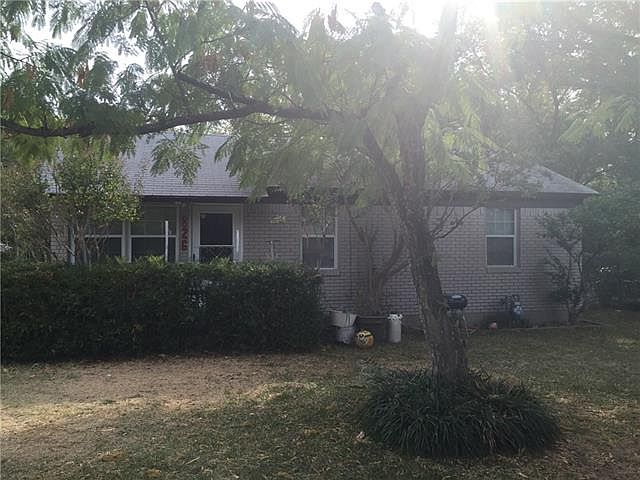 1st image of 826 Red Bud Dr