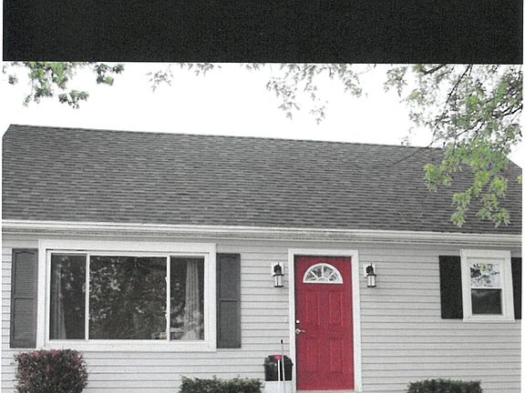 4th image of 105 N Linden St